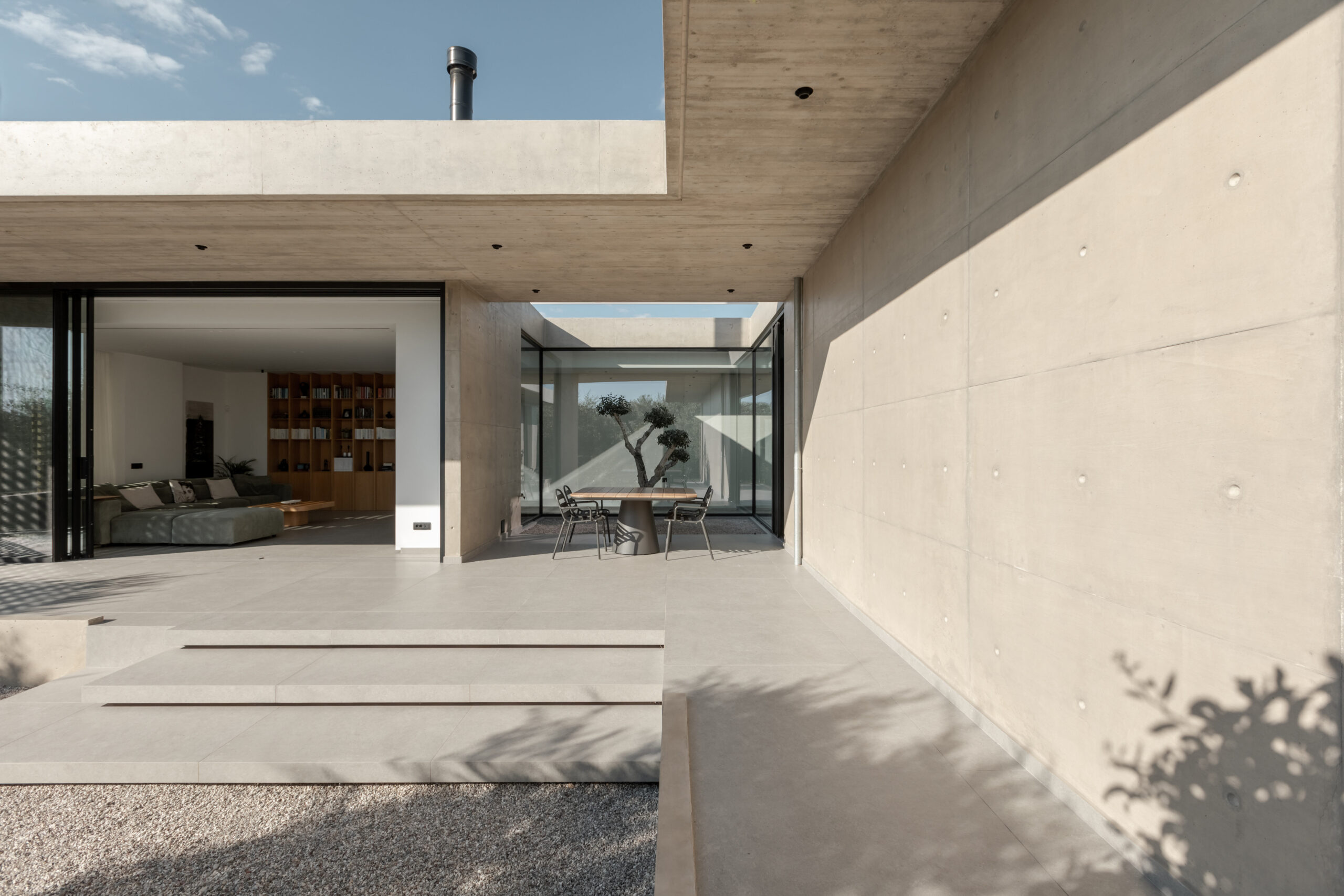 08_Courtyard